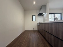 【兵庫県/神戸市中央区熊内町】神戸市中央区熊内町八丁目　2号棟　新築戸建 キッチン