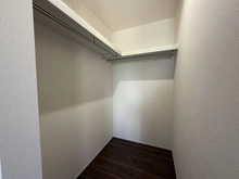 【兵庫県/神戸市中央区熊内町】神戸市中央区熊内町八丁目　2号棟　新築戸建 収納：ウォークインクローゼット