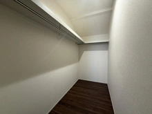 【兵庫県/神戸市中央区熊内町】神戸市中央区熊内町八丁目　2号棟　新築戸建 収納：ウォークインクローゼット