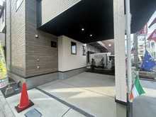 【東京都/江戸川区下篠崎町】江戸川区下篠崎町　新築戸建　3号棟 駐車場