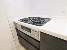 【神奈川県/横浜市瀬谷区宮沢】瀬谷区宮沢2丁目　新築戸建　2号棟（全2棟） 三口コンロ