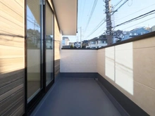 【神奈川県/横浜市神奈川区三枚町】神奈川区三枚町　新築戸建 バルコニー