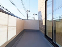 【神奈川県/横浜市神奈川区三枚町】神奈川区三枚町　新築戸建 バルコニー