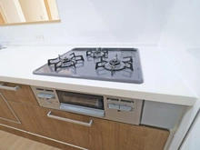 【神奈川県/横浜市港北区大曽根台】港北区大曽根台　新築戸建　1号棟（全2棟） 三口コンロ