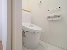 【神奈川県/横浜市港北区大曽根台】港北区大曽根台　新築戸建　1号棟（全2棟） トイレ
