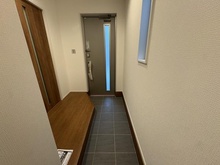 【神奈川県/海老名市東柏ケ谷】海老名市東柏ケ谷4丁目　新築　No.1 玄関