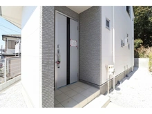【神奈川県/横浜市瀬谷区二ツ橋町】横浜市瀬谷区二ツ橋町　新築戸建　1号棟 玄関