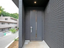 【神奈川県/横浜市泉区新橋町】泉区新橋町　新築戸建　1号棟（全16棟） 玄関