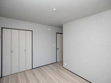 【神奈川県/横浜市泉区新橋町】泉区新橋町　新築戸建　4号棟（全16棟） 洋室