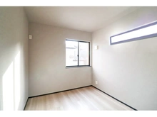 【神奈川県/横浜市泉区新橋町】泉区新橋町　新築戸建　16号棟（全16棟） 洋室