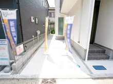 【神奈川県/横浜市瀬谷区阿久和西】横浜市瀬谷区阿久和西3丁目　新築戸建　1号棟(全2棟) 駐車場