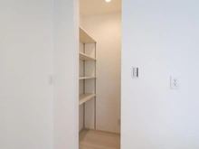 【神奈川県/横浜市中区山元町】中区山元町3丁目　新築戸建　A棟 パントリー