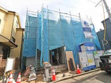 【神奈川県/横浜市泉区下和泉】泉区下和泉2丁目　新築戸建 建築中の外観