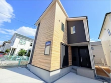 【兵庫県/伊丹市鈴原町】伊丹市鈴原町2期 2号棟 建築中の外観：全3棟