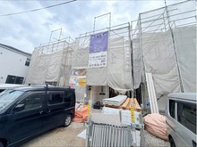 【兵庫県/尼崎市東園田町】尼崎市東園田町三丁目 2号棟 建築中の外観：全2区画・中央
