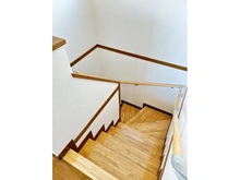 【千葉県/市川市八幡】市川市八幡5丁目　リフォーム中古戸建 階段