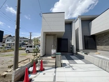 【千葉県/習志野市屋敷】習志野市屋敷3丁目　新築戸建て1号棟 外観：【全2棟／手前側1号棟】
