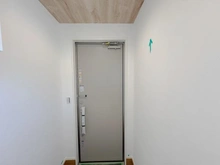 【千葉県/習志野市屋敷】習志野市屋敷3丁目　新築戸建て1号棟 玄関