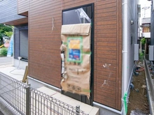 【埼玉県/入間市東藤沢】入間市東藤沢5丁目　1号棟 玄関