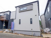 【埼玉県/入間市東藤沢】入間市東藤沢5丁目　3号棟 建築中の外観：全4区画/写真中央