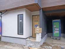【埼玉県/入間市東藤沢】入間市東藤沢5丁目　4号棟 玄関