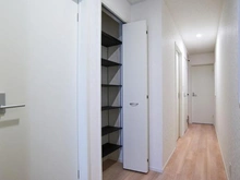 【東京都/清瀬市松山】清瀬市松山第1　1号棟 廊下：収納