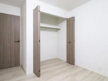 【埼玉県/狭山市入間川】狭山市入間川2丁目　1号棟 洋室：収納