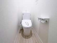 【埼玉県/狭山市入間川】狭山市入間川2丁目　1号棟 トイレ：2階