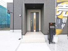 【埼玉県/狭山市入間川】狭山市入間川2丁目　1号棟 玄関