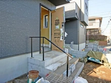 【東京都/東久留米市氷川台】東久留米市氷川台5期　2号棟 アプローチ