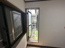 【埼玉県/川越市南大塚】川越市南大塚六丁目　中古戸建て バルコニー：塗装工事中