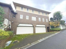 【東京都/町田市つくし野】町田市つくし野2丁目 中古一戸建て 外観：外観写真　北西側前面道路より撮影