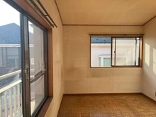 【神奈川県/横浜市港南区日野】横浜市港南区日野8丁目 中古一戸建て ２階南西側洋室