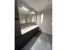 【東京都/多摩市桜ヶ丘】多摩市桜ヶ丘1丁目 中古一戸建て １Ｆ洗面室（２０２６年６月撮影）