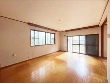 【神奈川県/横浜市港南区下永谷】横浜市港南区下永谷5丁目 中古一戸建て リビング