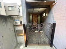 【東京都/北区岸町】北区岸町1丁目 中古一戸建て 玄関ドア