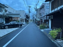 【京都府/京都市上京区上立売通浄福寺西入】京都市上京区上立売通浄福寺西入蛭子町 中古一戸建て 前面道路2（東向き）