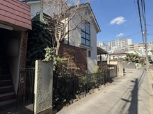 【東京都/目黒区青葉台】目黒区青葉台三丁目　戸建 前面道路含む現地写真