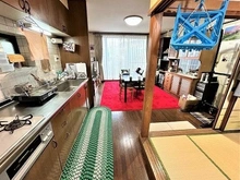 【神奈川県/横浜市南区永田東】横浜市南区永田東一丁目中古戸建 和室を開放することで約19帖のLDKとしてもお使いいただけます！