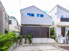 【東京都/三鷹市牟礼】三鷹市牟礼4丁目中古戸建 カースペース、宅配ボックス付きです。