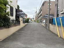 【神奈川県/横浜市港北区大倉山】横浜市港北区大倉山4丁目 前面道路含む現地写真