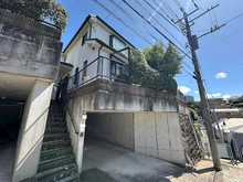 【神奈川県/横浜市港北区綱島台】綱島台一戸建て 外観：【間取り】全室南向きにつき、陽当たり良好な一戸建て。■周囲の視線を気にせず、外の空気に触れられ・・・