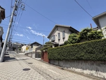 【神奈川県/横浜市青葉区あざみ野】横浜市青葉区あざみ野4丁目　戸建て 前面道路含む現地写真