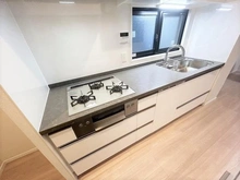 【東京都/新宿区西早稲田】新宿区西早稲田1丁目中古戸建 格調高い洗練されたＨＡＮＳＳＥＭ社製のキッチン
