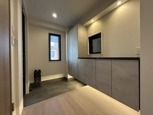 【東京都/新宿区西早稲田】新宿区西早稲田1丁目中古戸建 明るい玄関