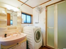 【大阪府/大阪市北区大淀北】大阪市北区大淀北2丁目中古戸建 広々とした洗面室です♪