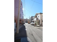 【東京都/大田区西糀谷】西糀谷2丁目一戸建て 【前面道路】周辺は閑静な住宅街。徒歩圏にスーパーやコンビニなどがあり、お買い物便利な立地です。