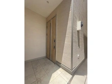 【東京都/府中市府中町】府中市府中町1丁目 中古一戸建て 【玄関】※CG加工しています