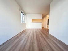 【千葉県/市川市大洲】市川市大洲3丁目 中古一戸建て 縦長タイプで配置のイメージがつけやすいリビング。 2面採光で光も差し込みます。