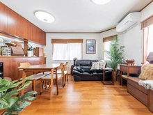 【神奈川県/川崎市川崎区中瀬】中瀬3丁目一戸建て ＜リビングダイニング＞　東南角地につき、陽当たり良好！リフォーム履歴のある一戸建て住宅です。